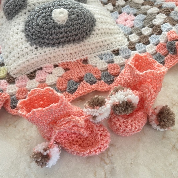 Crochet Baby Set with Blanket, toy and Booties - Picture 2 of 4